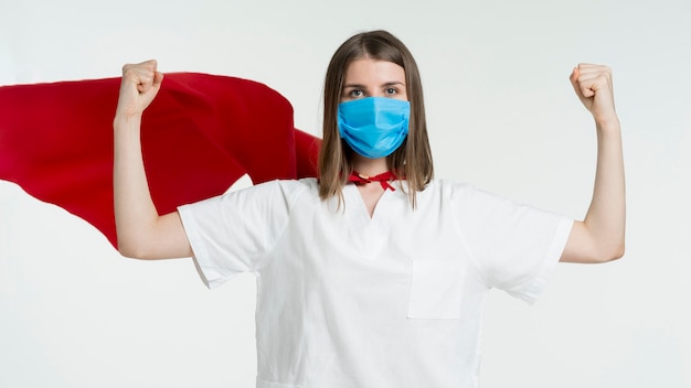 Maschera da portare della donna di vista frontale