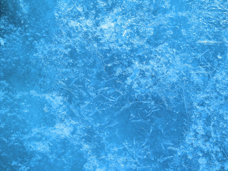 Photo frosty texture. beautiful ice with cracks. ice surface. high quality photo
