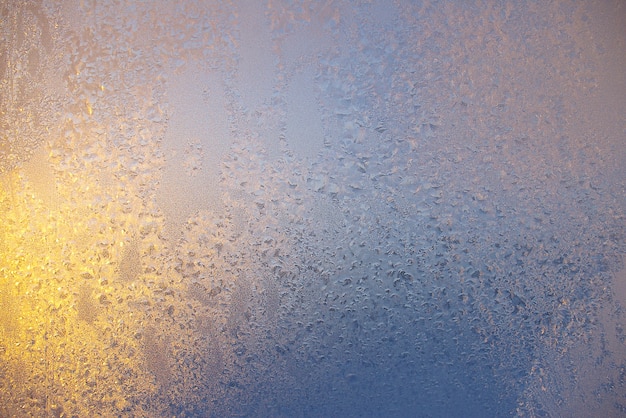 Frozenned glas, ijs op raam, winter ijzige patronen