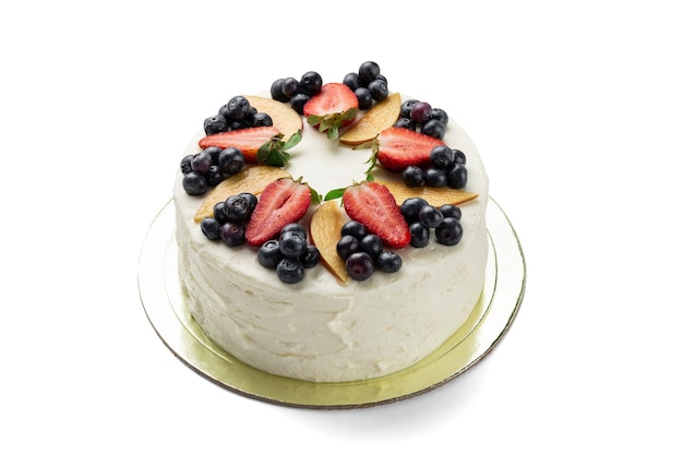 Torta di frutta pezzi di torta su sfondo bianco concetto di dolci