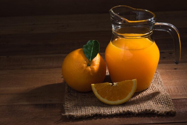 Foto fruit in een pot op tafel