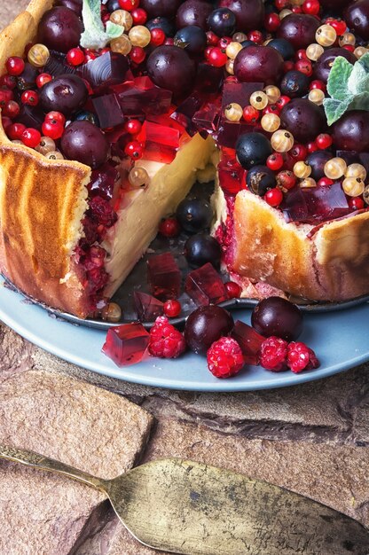 Фруктовый пирог с ягодами