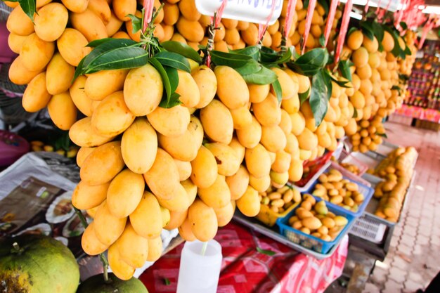 Photo fruits for sale at market stall