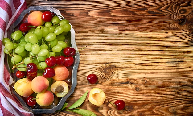 Photo fruits on the wooden table