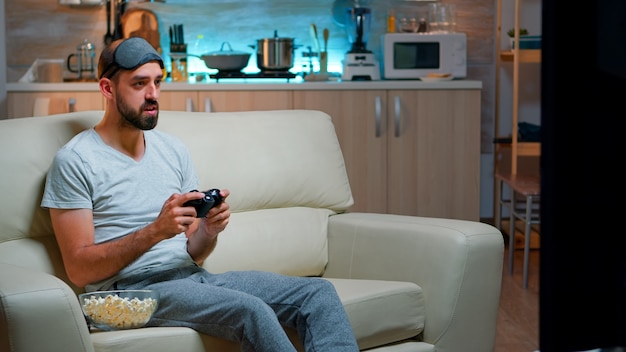 Frustrated pro gamer losing entertainment gaming competition