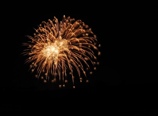 Photo fuegos artificiales en la ciudad