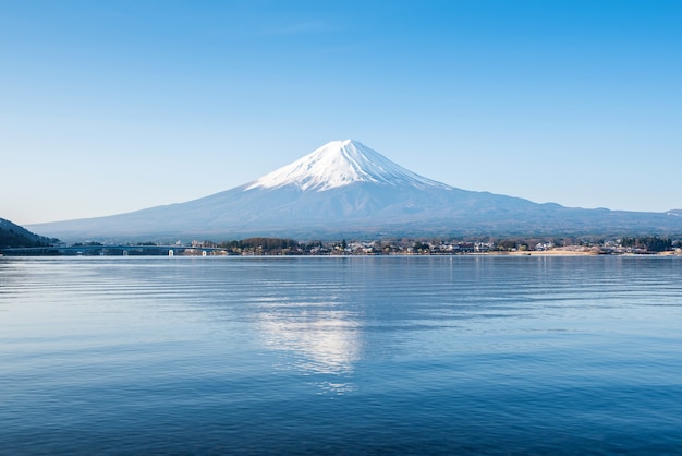 Fuji berglandschap. reizen en bezienswaardigheden in japan op vakantie.