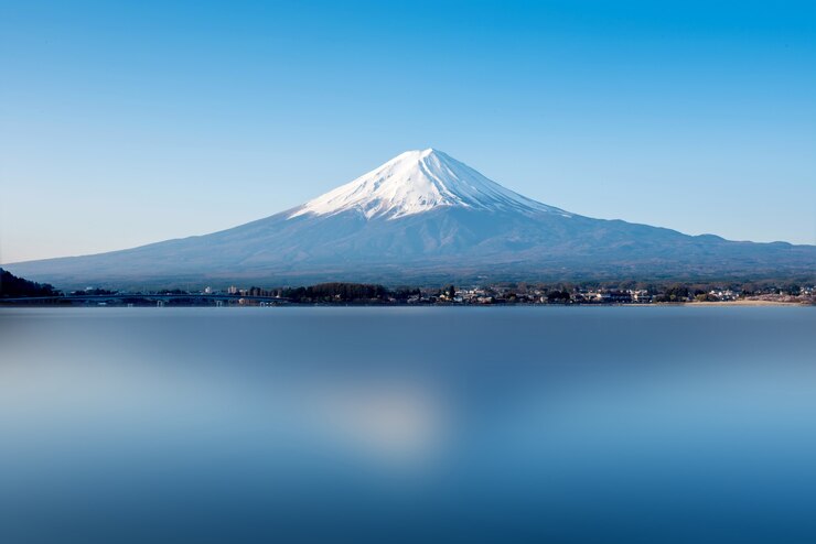 富士山の景観。休日の日本旅行と観光。