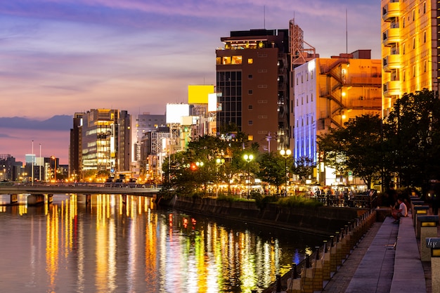 Fukuoka Naka River zonsondergang Yatai Eten kraam