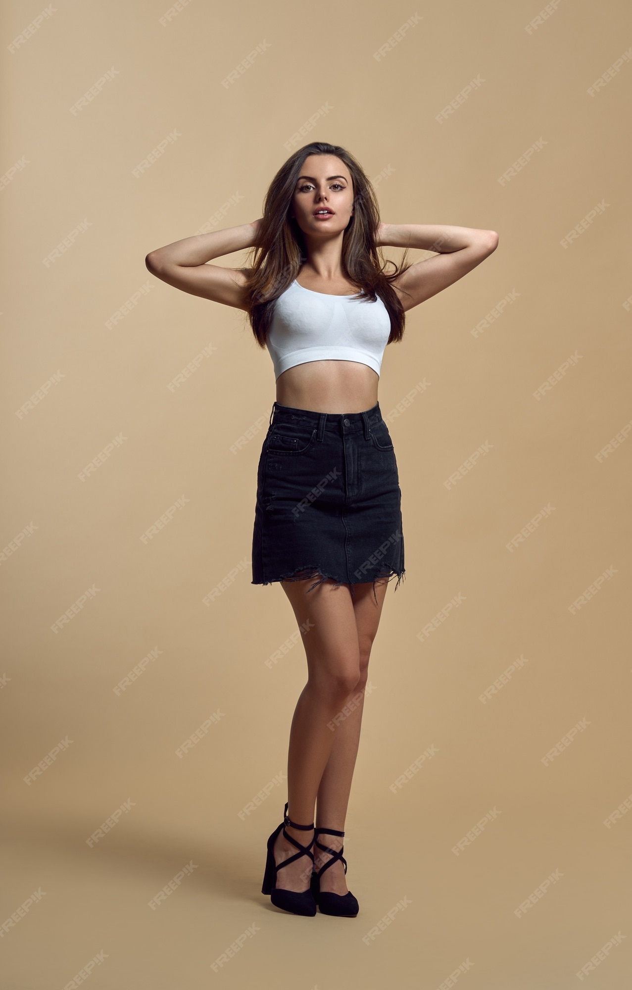 Premium Photo Full body shot of beautiful woman Premium Photo Full body shot of beautiful woman