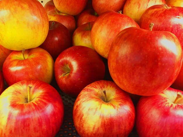 Photo full frame shot of apples for sale at market stall