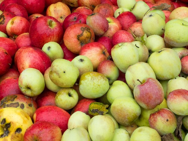 Photo full frame shot of apples for sale in market