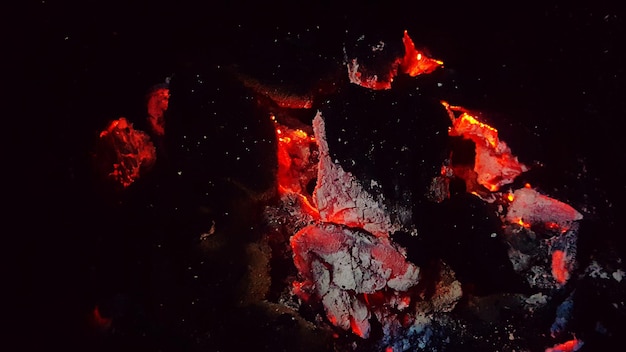 Photo full frame shot of burning charcoal