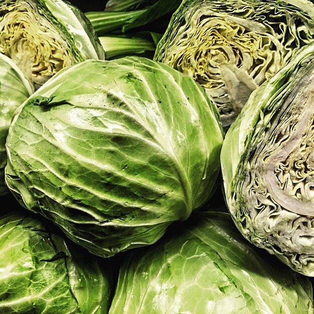 Photo full frame shot of cabbages in market