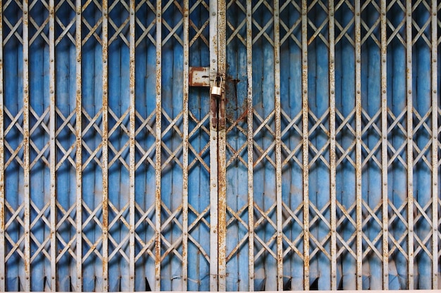 Photo full frame shot of closed shutters