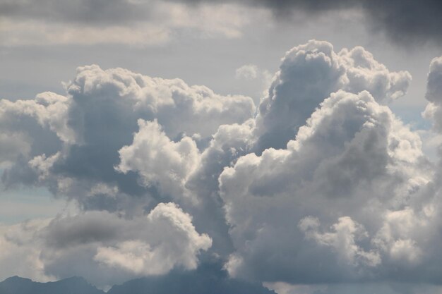 Foto fotografia completa del cielo nuvoloso