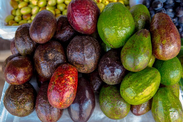 Foto fotografia completa di frutta in vendita al mercato