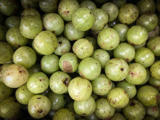 Foto fotografia completa di frutta in vendita al mercato