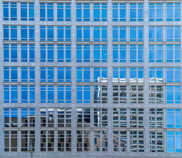 Foto fotografia completa di un edificio moderno