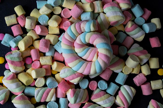 Foto fotografia completa di caramelle multicolori