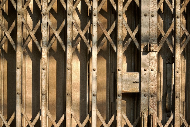 Photo full frame shot of old metal gate