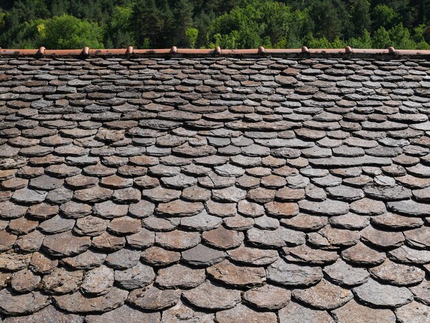 Photo full frame shot of an  old slate  rooftop