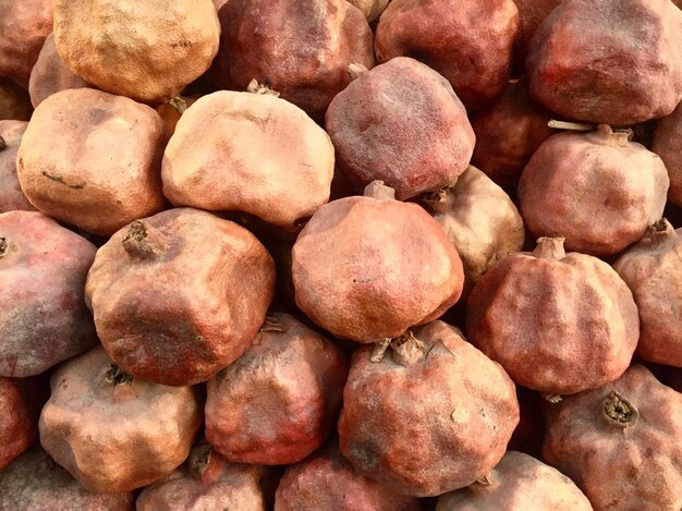 Photo full frame shot of onions for sale at market stall