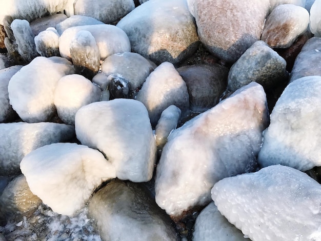 Foto immagine completa di ciottoli sulla spiaggia