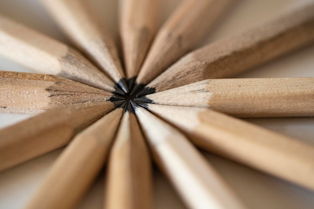 Photo full frame shot of pencils on table