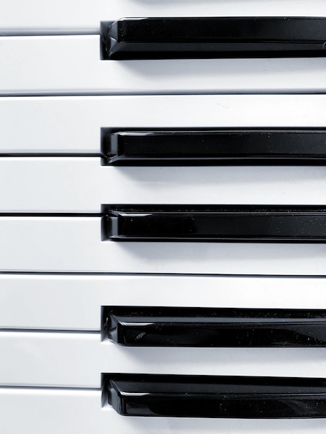 Photo full frame shot of piano keys