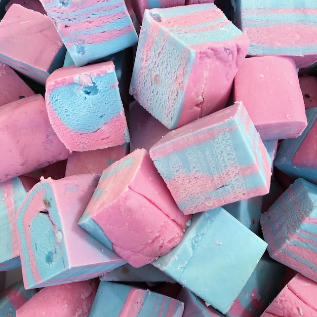 Foto fotografia completa di caramelle rosa e blu