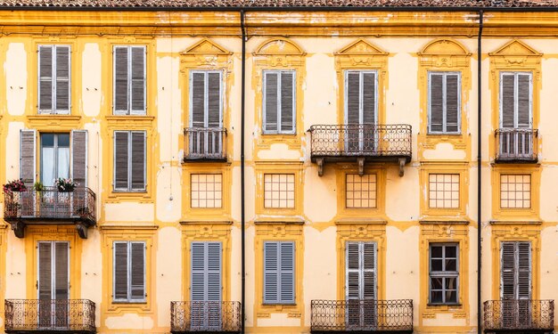 Foto fotografia completa di un edificio residenziale