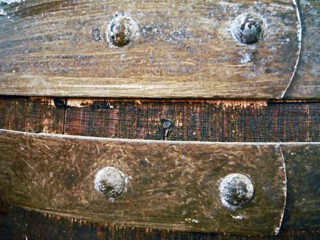 Foto scatto completo di legno arrugginito con la consistenza del barile