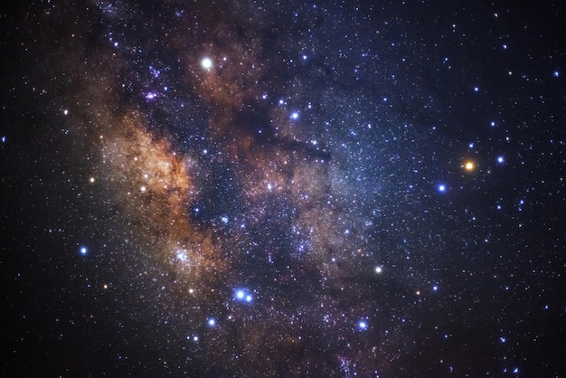 Foto fotografia completa del campo stellato di notte