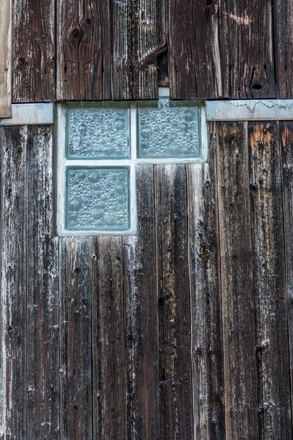 Photo full frame shot of window of old house