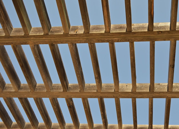 Foto fotografia completa della recinzione di legno sulla spiaggia