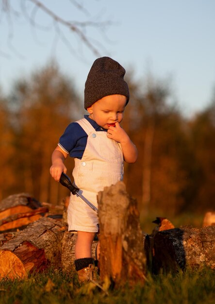 Photo full length of cute baby boy standing outdoors