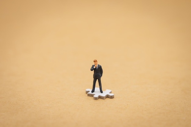 Photo full length of man standing in desert