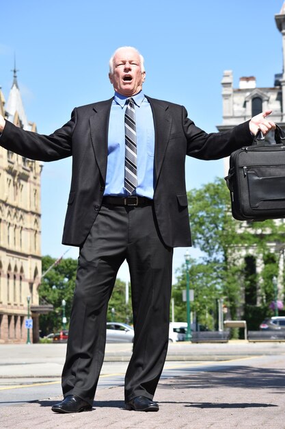 Photo full length of a man walking in city