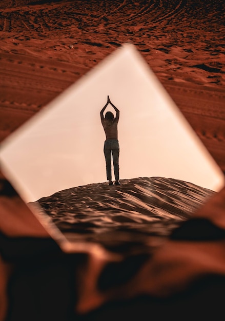 Photo full length of woman standing on floor