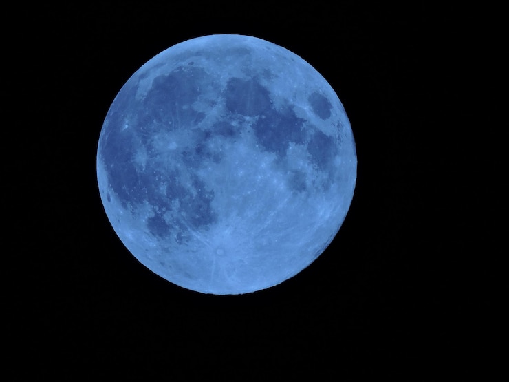 Photo full moon on black sky