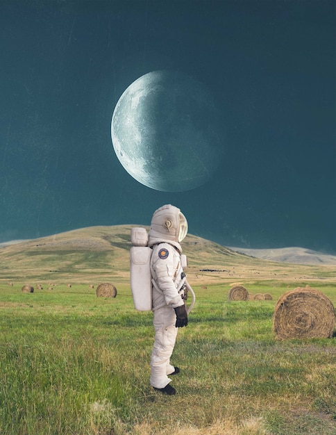 Photo full shot astronaut in nature collage