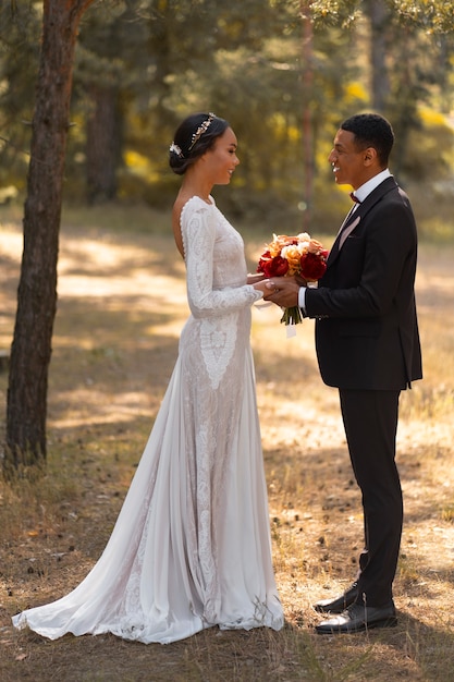 Photo full shot beautiful couple at their wedding