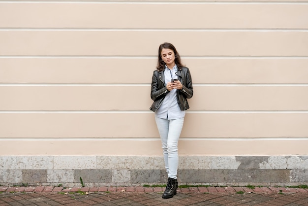 Foto dispositivo per tenere la donna a tutto campo