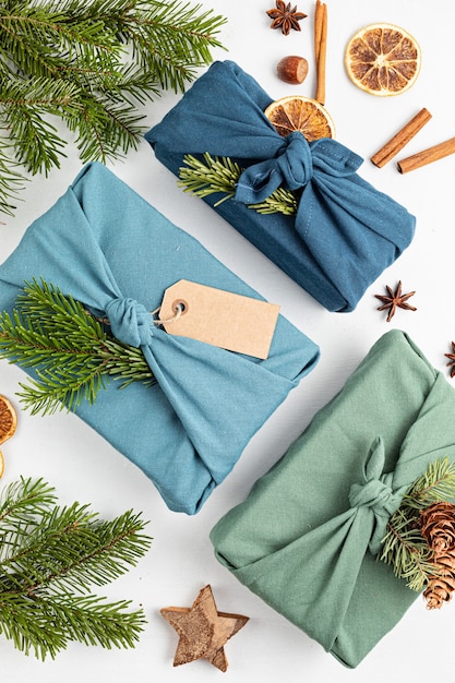 Furoshiki подарки экологически чистые альтернативные зеленые рождественские подарки, завернутые в одежду