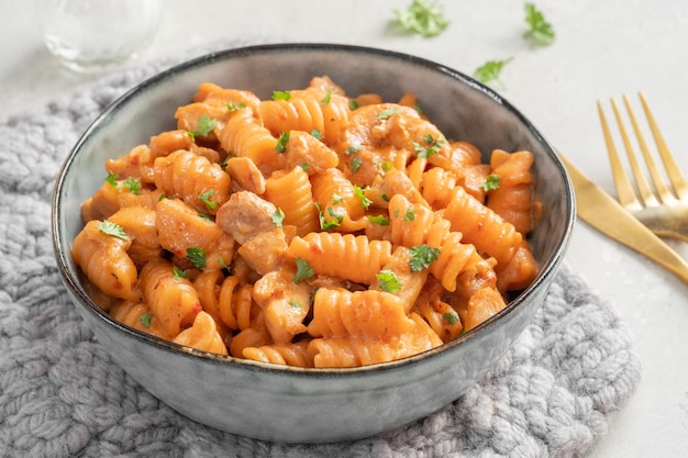 Fusilli-pasta met kip