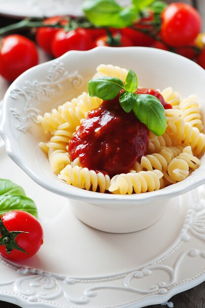 Fusilli with tomato sauce and basil