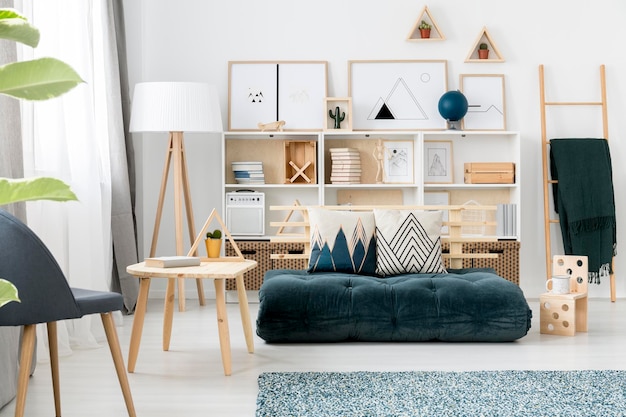 futon with pillows