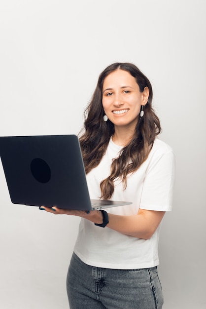 Ga shoppen, bestel en betaal online op de laptop.