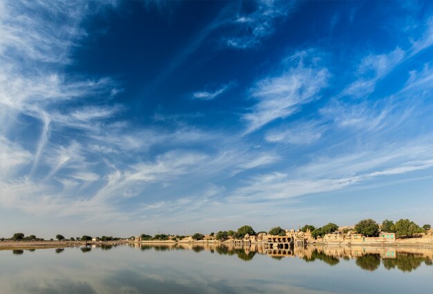 가디 사가르-인공 호수. Jaisalmer, 라자스탄, 인도